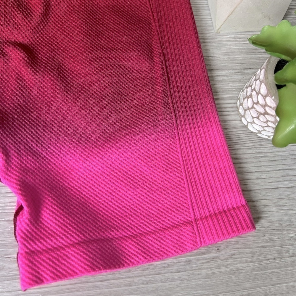 VS PINK ribbed red pink ombre bike shorts size M - Picture 14 of 15